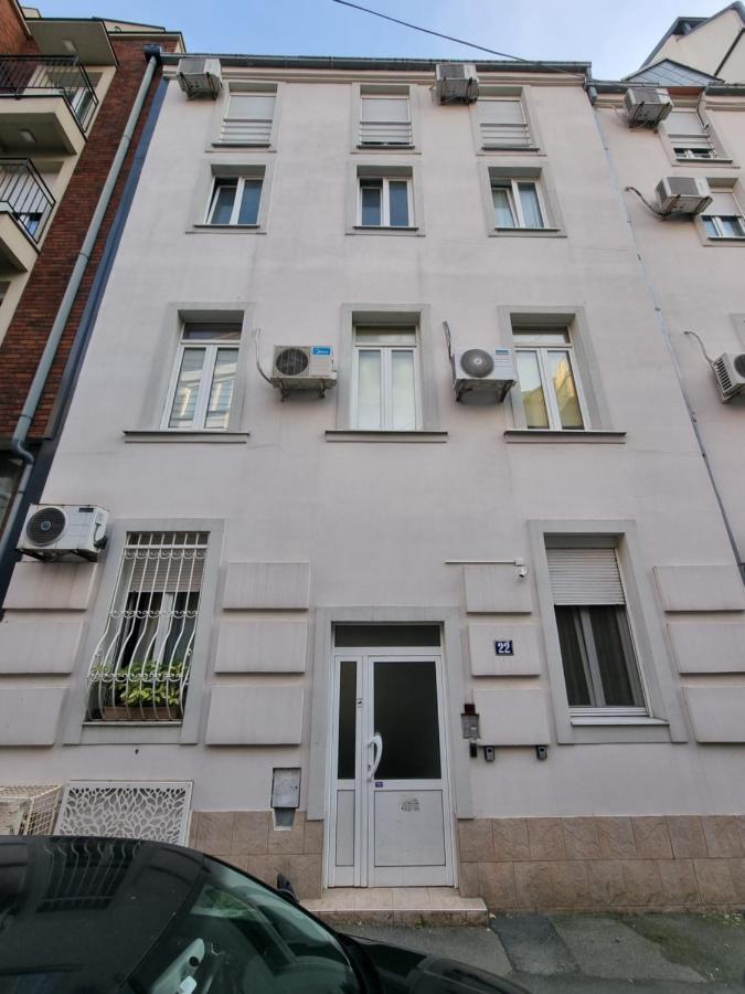 Elegant Yellow Submarine Apartment Belgrade Exterior photo